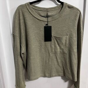 Thrive Societe Womens Cropped Faded Moss Raw Hem Long Sleeve Size Med NWT